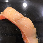 寿司大 - おまかせ４８００円。金目鯛。脂も乗った美味しい金目鯛です（╹◡╹）