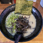 博多とんこつラーメン　しろひげ - 