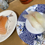 廻鮮寿司 塩釜港 - 石巻サーモンと地物のヒラメです