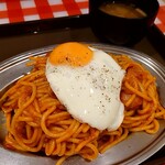 スパゲッティーのパンチョ - ナポリタン普通盛目玉焼き
