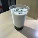 天神橋 鯛めしや - 濃厚抹茶とミルクの鉄板コンビ！抹茶ミルク甘酒