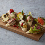 Assorted baguette open sandwiches (reservation required at least one day in advance)