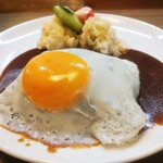 洋食の店 自由軒 - ハンバーグ　目玉焼き覆われて見えません