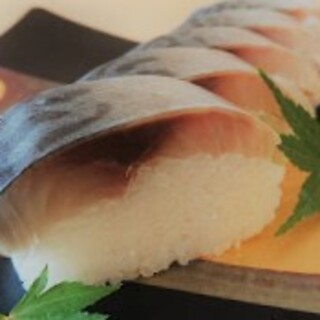 自慢のシャリを使用◎京都名物の「鯖寿司」は3切からご注文可能