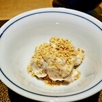 日本料理FUJI - 胡麻を味わう「無花果の白和え」。胡麻の甘みと香ばしい薫りがたまりません。たっぷり使われていますがくどくないのが凄い。無花果も身が締まっていて美味♪