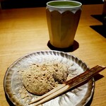 日本料理FUJI - 作り立ての蕨餅はもっちりコシがある。自家製きな粉の塩加減がストライクすぎる。