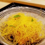 勢麟 - 鱧丼。ご飯は椎茸を刻み込んだ酢飯。膨大に魚を食べた。