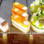 レタンプリュス - 左のメロンも、めちゃめちゃ気になりましたが～
      値段がw