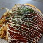 広島風お好焼 ぶんちゃん - 広島風お好み焼き(肉玉)800円＋牡蠣(トッピング)200円