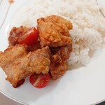 ダイニング&ラウンジ あえら - 日替わりに付いてきた唐揚げ(めちゃうま)