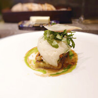 レストラン リューズ - 穴子のベニエ、バルサミコソース、パセリオイル、ナスのグリエ