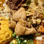 吉田カレー  - 鶏皮のアチャール