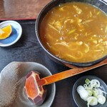 やなぎ家 - カレー南蛮蕎麦700円(税込)[うどんも出来ます] お出汁の効いたコク旨カレーが蕎麦をコーティングして、素晴らしい相乗効果を産み出しています♪ このボリュームで700円(税込)は大満足でした！！！