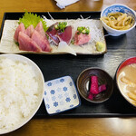 魚八 - 「刺身四点盛 定食」700円税込み