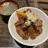 肉や大善 大名古屋ビルヂング店 - 部位おまかせ焼肉丼