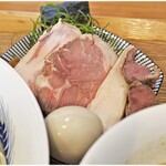 中華蕎麦 生る - 特製トッピング