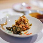 うを徳 - "櫻鰕（さくらえび）"＋"白瀧（しらたき）"＋"實山椒（なるはじかみのみ）"＋"万願寺辣椒（まんぐわんじなんばんこせう）"