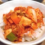 コッテジ - 豆腐チゲをご飯にかけて