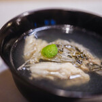 うを徳 - "鱸（すゞき）"の骨邊肉（あら）の"潮汁（うしほじる）"