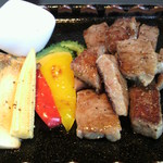 わいず - メインのステーキ、この日は静岡県のブランド牛の「静岡そだち」のＡ４ランクのサーロインでした＾＾；