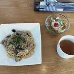 free space ONE - ナスと肉味噌のパスタ（サラダ，スープ）