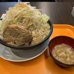 Ramen Chuudoku - ラーメン特盛(400㌘) 野菜増し増し 背脂増し、780円