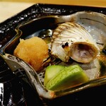 勢麟 - 「カマスの炭火焼き」最後まで箸を入れる度に湯気が上がる。　小メロンの浅漬けもものすごく美味しい。