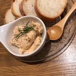 ワインとお料理 ことり - サーモンのリエット バゲット付き