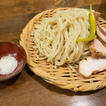 麺道はなもこし - 鶏出汁つけ麺の麺　最初は塩で