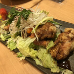 鶴亀飯店 - 若鶏の香りあげサラダ仕立 ﾕｰﾘﾝｿｰｽ　¥900