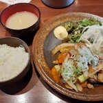 播鳥 - 鶏とアスパラ炒め定食