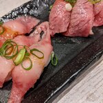 池袋 肉酒場也 - 肉寿司