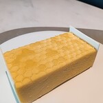 ラルジャン - ⚫銀座蜂蜜のバターケーキ　蜂蜜の巣を模して