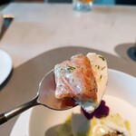 ラルジャン - ⚫信州サーモンが脂のり良く