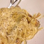 くえろ・くえら - 栗と自家製ベーコンのカルボナーラ