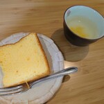 TAWA - デザートとシフォンケーキと柚子茶。