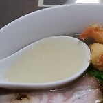 中華料理 景福 - 見てよ、五目麺スープ！澄んでいてキレイでしょ