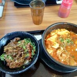 カルビ丼とスン豆腐専門店 韓丼 - 