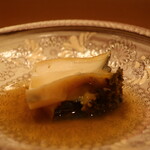 鮨 しみづ - 蒸し鮑アップ