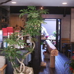 Nishijin Inokuma Kafe - 木のぬくもりとノスタルジックな雰囲気