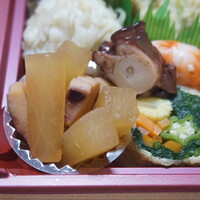 赤坂とゝや魚新 - いか大根・佐島産真蛸柔らか煮・野菜の信田巻き 他