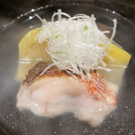 銀座 しのはら - 加茂茄子と赤甘鯛。茄子でけぇぇうめえぇぇ！茄子を美味しく頂くためのお椀だそうで。