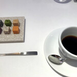 リストランテ カノフィーロ - お口直しの生チョコ。これだけでお店出せそう。