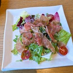 Italian Dining NATURA - 生ハムと季節のサラダ