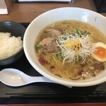 忠治食堂 - 塩らーめんとサービスの半ライス