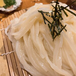 いしば志 - 見た目も美しい透明感のあるうどん！