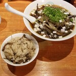 麺屋 六感堂 - どぜうラーメン＋牛肉とごぼうの炊き込みご飯