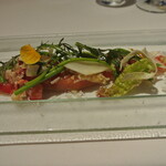 リストランテ カノフィーロ - トキシラズのクルード　花咲ガニとフルーツトマト、山ワサビ