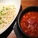 コリアンダイニング クオンズ - ピリ辛肉汁うどん  ¥850（税込）