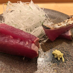 木挽町 とも樹 - かつおの刺身と炙りかつお